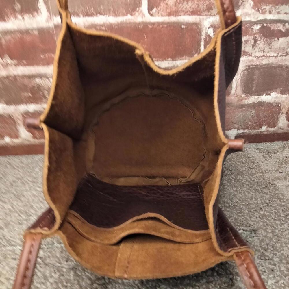 Portland Leather Goods Devan Bucket Tote Nutmeg Brown Pebbled Leather Purse - Picture 5 of 9